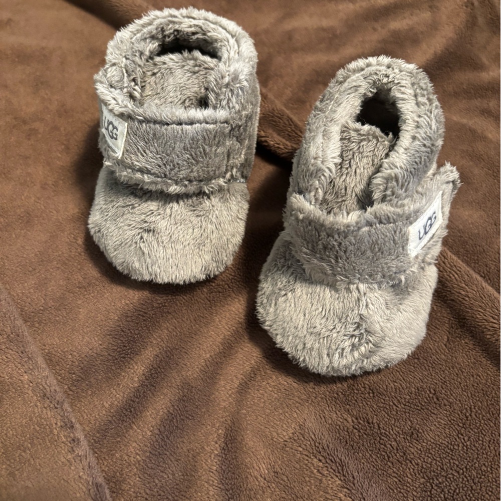 UGG infant slippers NWOT